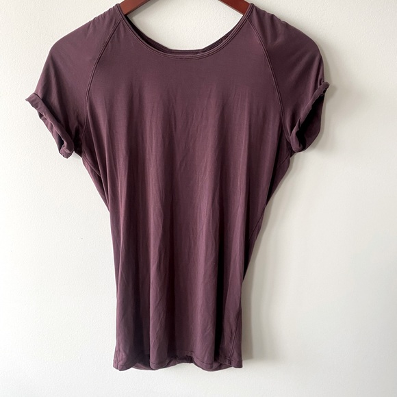 Lululemon tee shirt